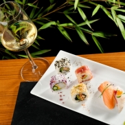 Wein & Sushi_shutterstock_383584306_Von Visions.jpg Foto